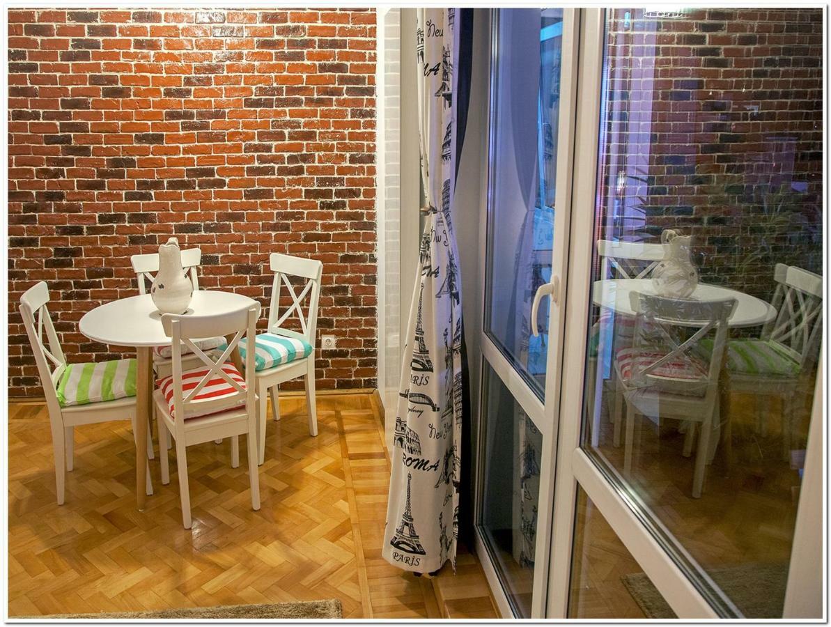 Skyview Old Town Apartment Bukarest Eksteriør billede