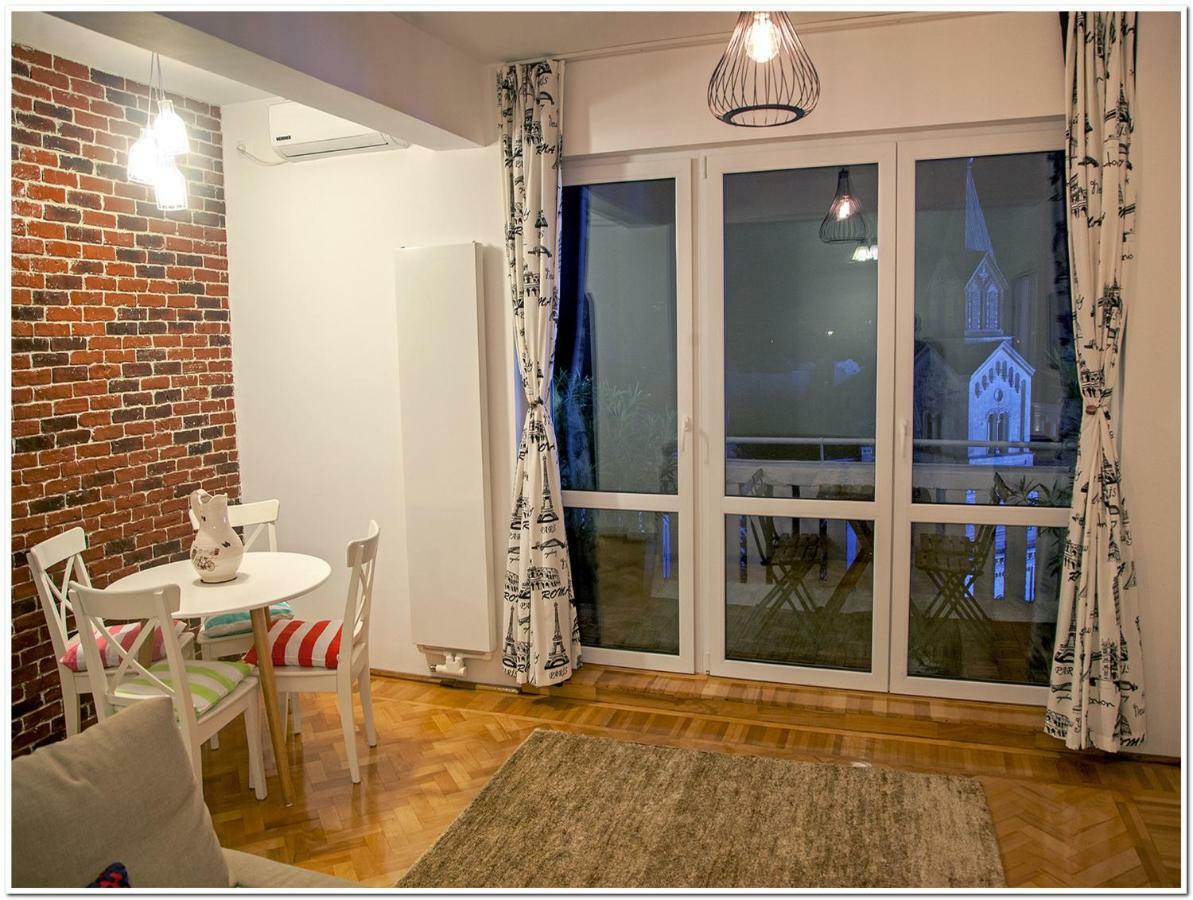 Skyview Old Town Apartment Bukarest Eksteriør billede